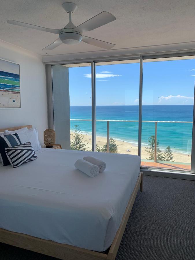 Pacific Regis Beachfront Holiday Apartments Gold Coast Dış mekan fotoğraf