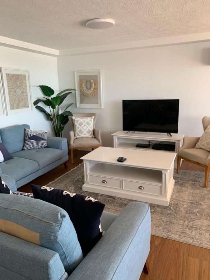 Pacific Regis Beachfront Holiday Apartments Gold Coast Dış mekan fotoğraf