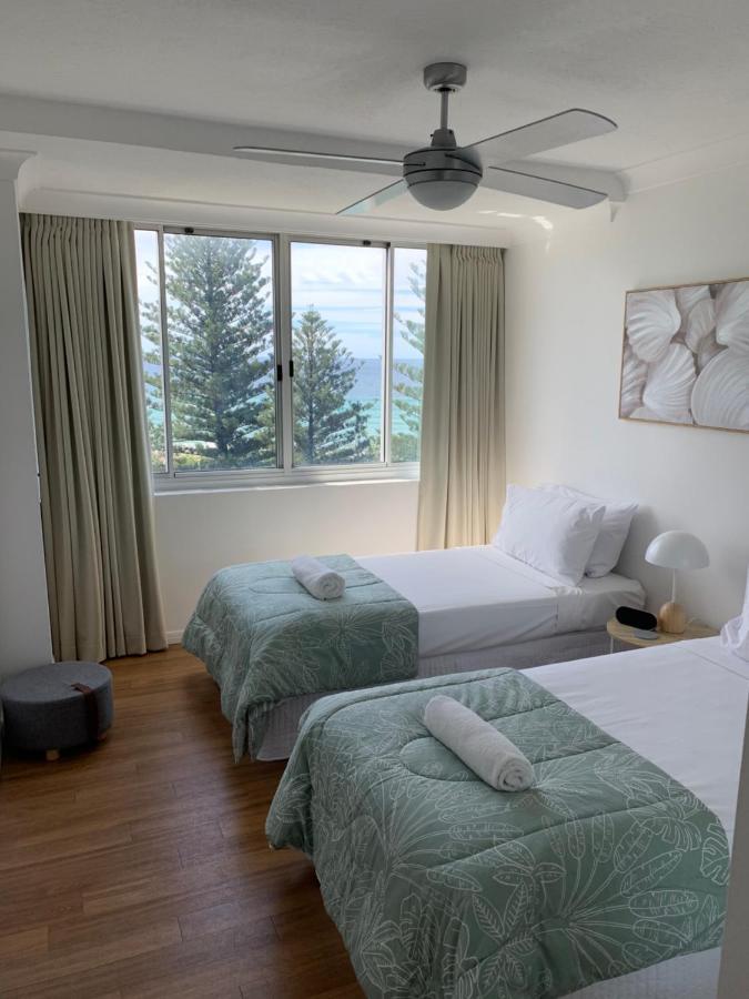 Pacific Regis Beachfront Holiday Apartments Gold Coast Dış mekan fotoğraf