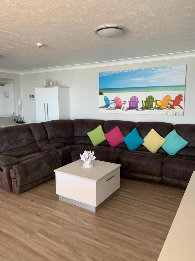 Pacific Regis Beachfront Holiday Apartments Gold Coast Dış mekan fotoğraf