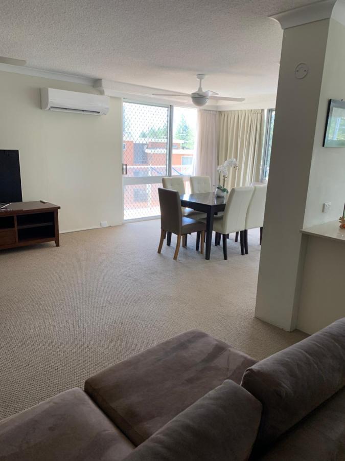Pacific Regis Beachfront Holiday Apartments Gold Coast Dış mekan fotoğraf
