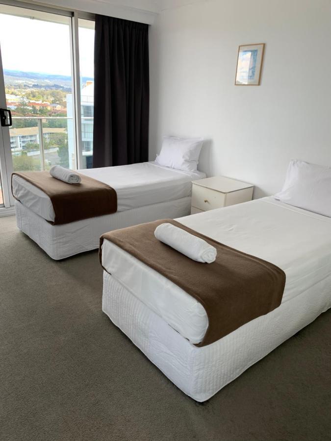 Pacific Regis Beachfront Holiday Apartments Gold Coast Dış mekan fotoğraf