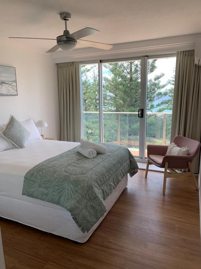 Pacific Regis Beachfront Holiday Apartments Gold Coast Dış mekan fotoğraf