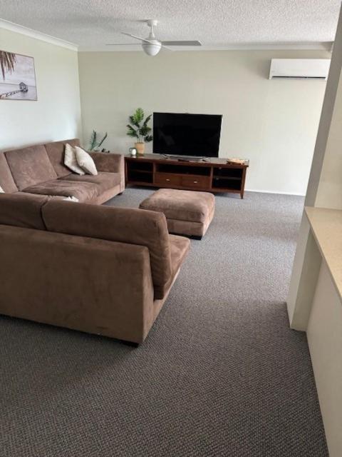 Pacific Regis Beachfront Holiday Apartments Gold Coast Dış mekan fotoğraf
