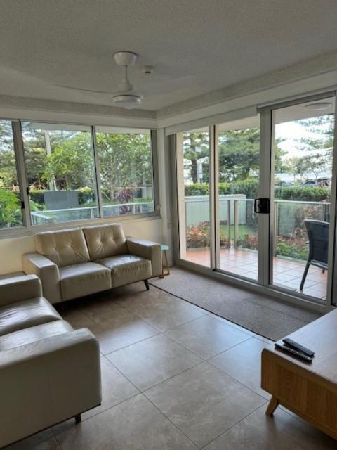 Pacific Regis Beachfront Holiday Apartments Gold Coast Dış mekan fotoğraf