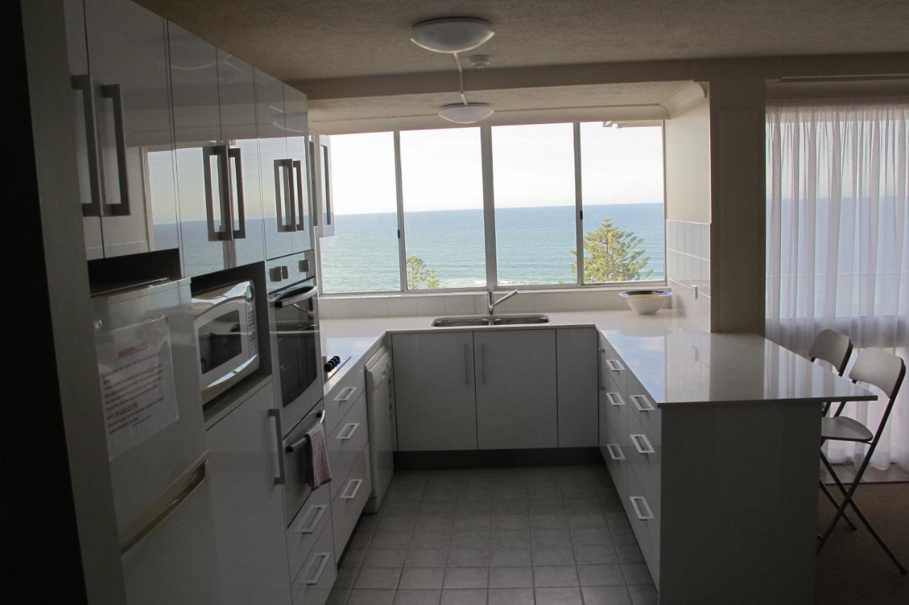 Pacific Regis Beachfront Holiday Apartments Gold Coast Dış mekan fotoğraf