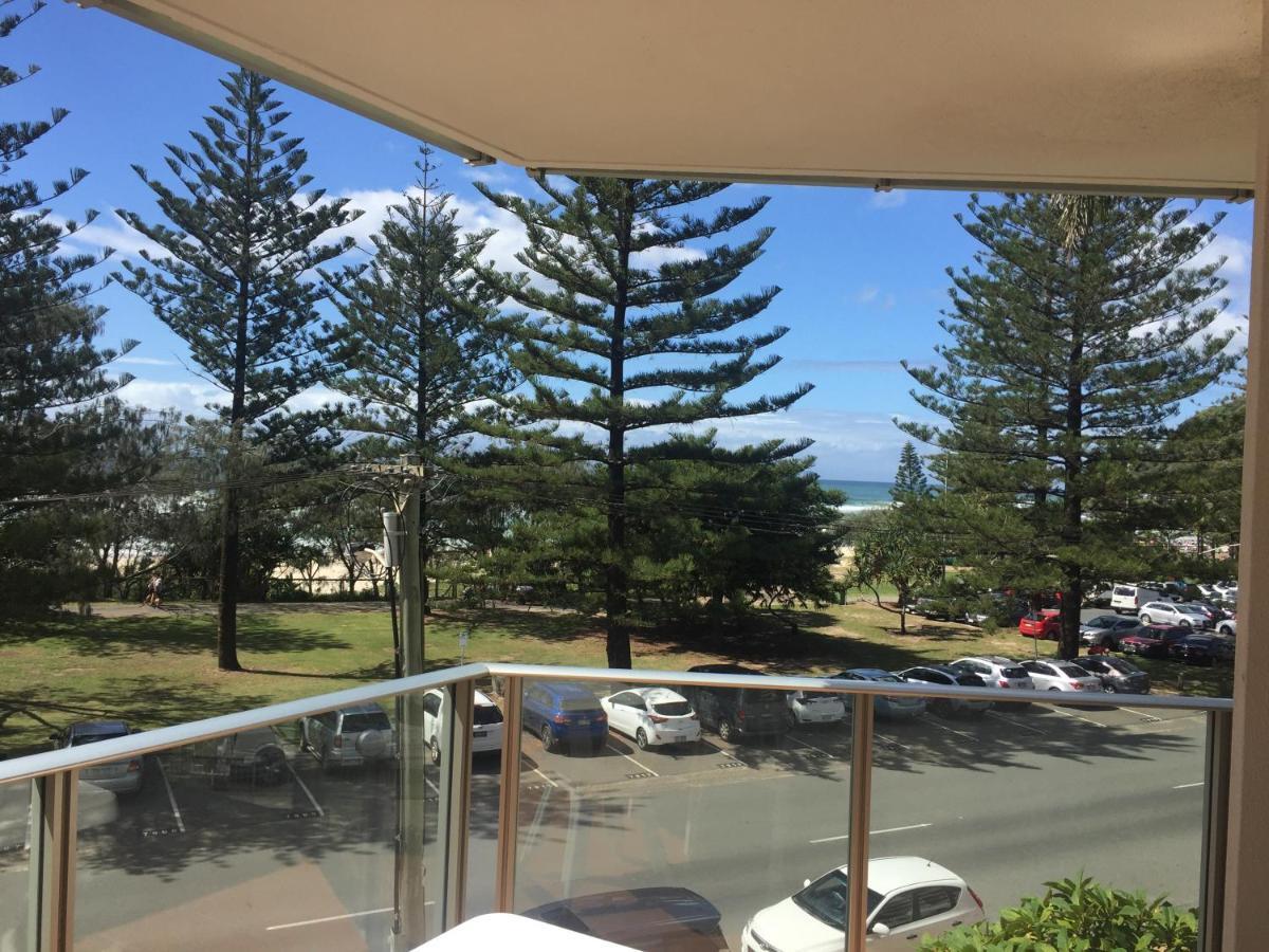 Pacific Regis Beachfront Holiday Apartments Gold Coast Dış mekan fotoğraf